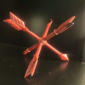 Red Heavy Metal Three Crossing Arrows Farmhouse, Rustic Centerpiece Decor.